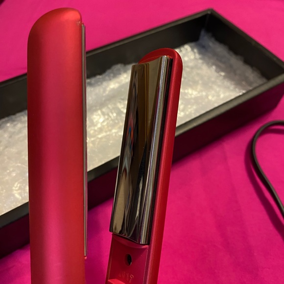CHI 3/4” flat iron pink - Picture 4 of 5